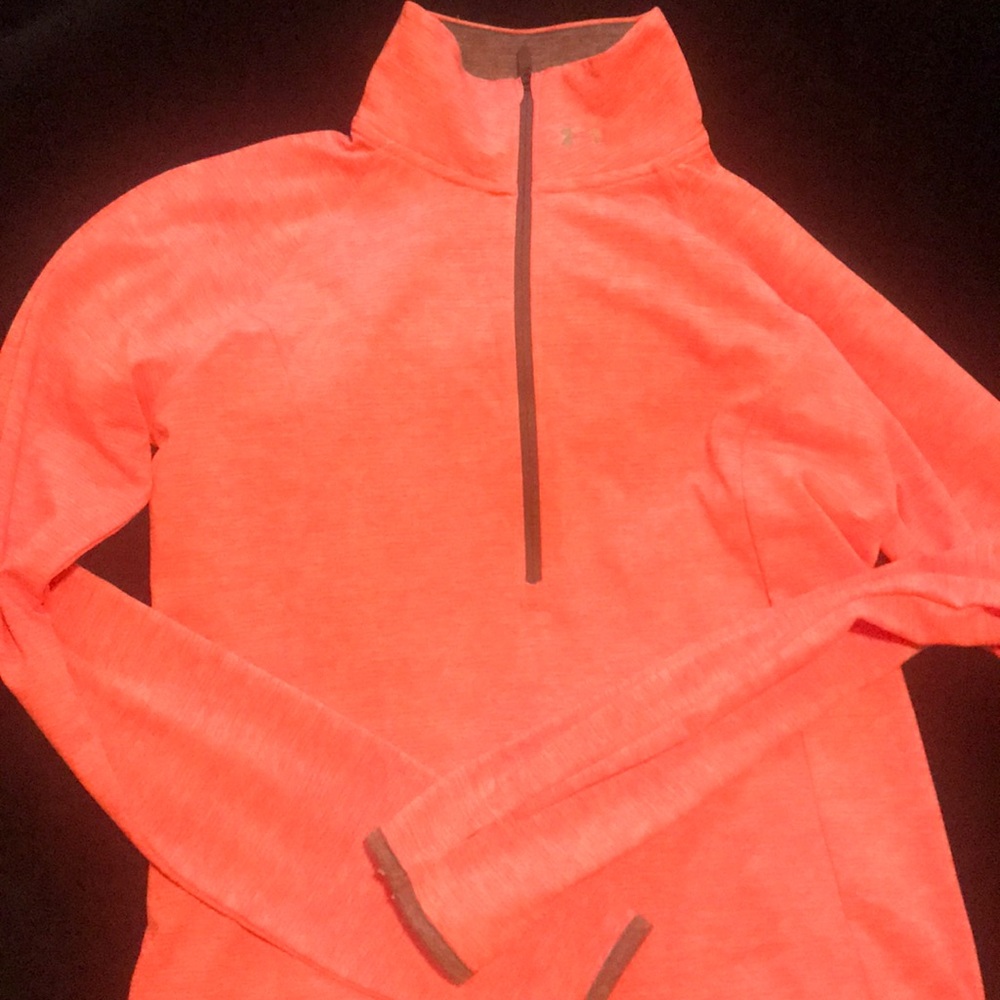Small Long sleeve fitted style